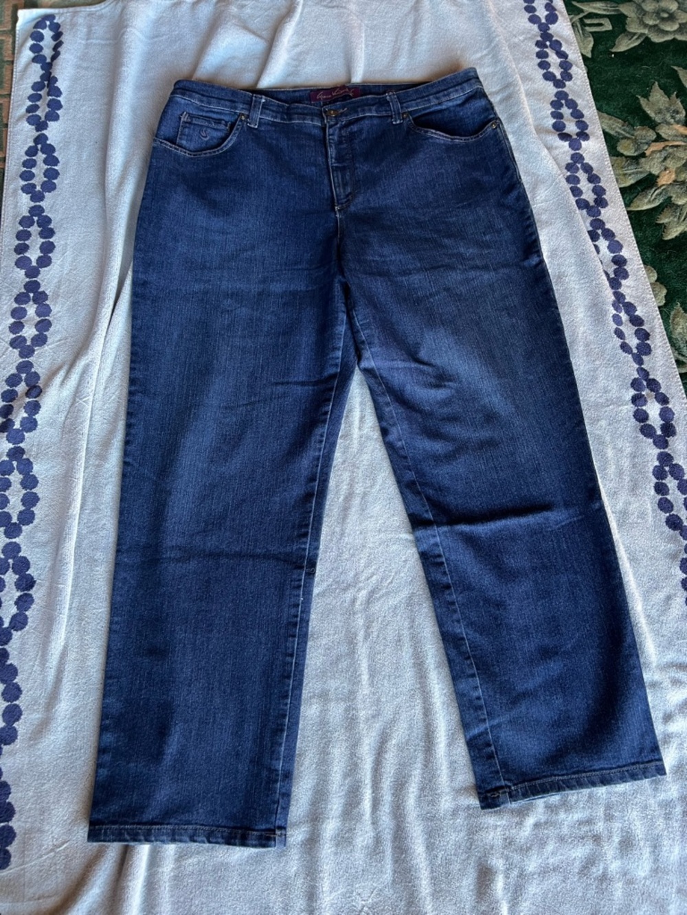 Gloria Vanderbilt Deep Indigo Straight-Leg Jeans